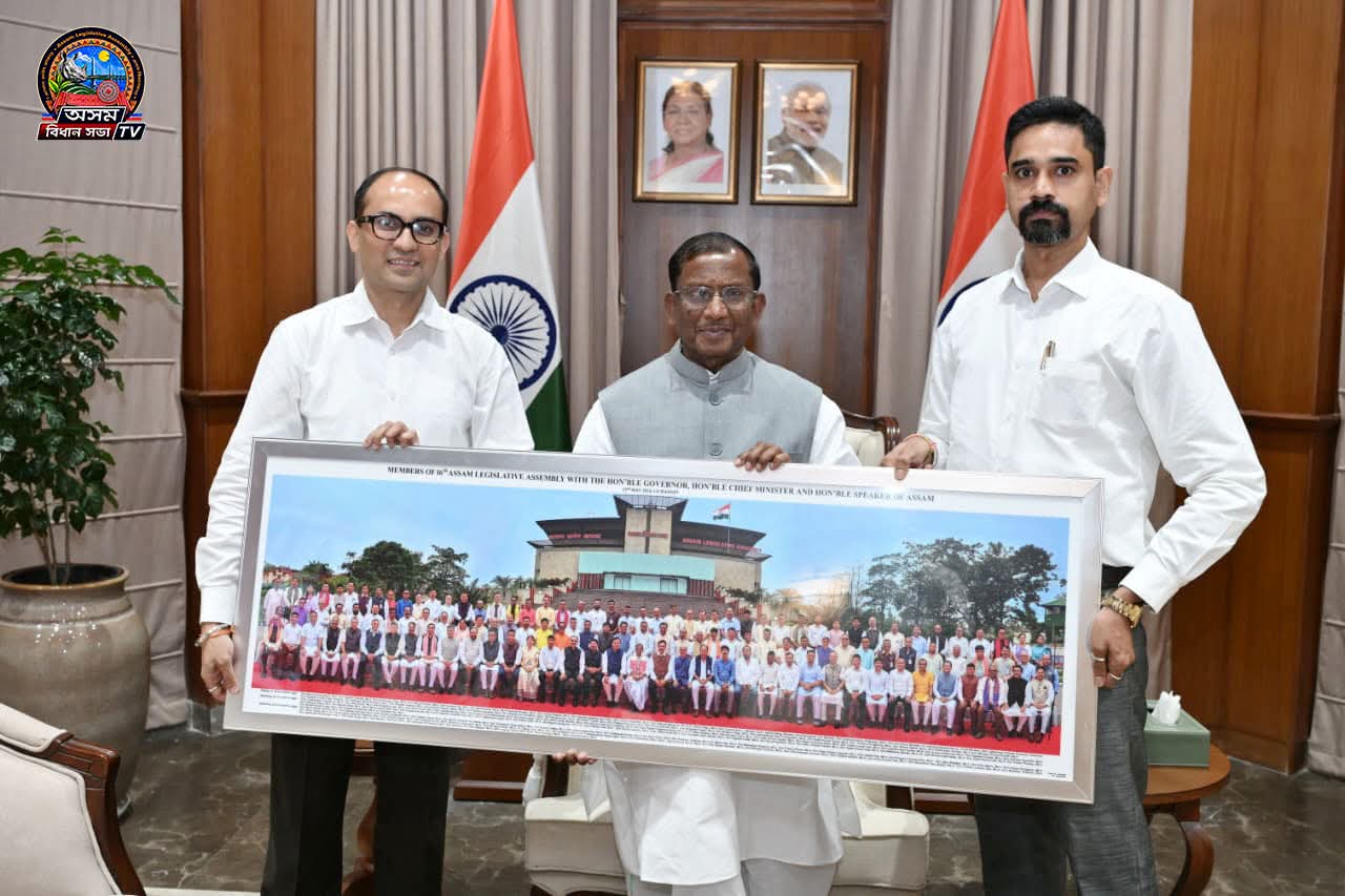 অসমৰ মাননীয় ৰাজ্যপাল শ্ৰীযুত লক্ষ্মণ প্ৰসাদ আচাৰ্য মহোদয়ক আজি লোক ভৱনত...